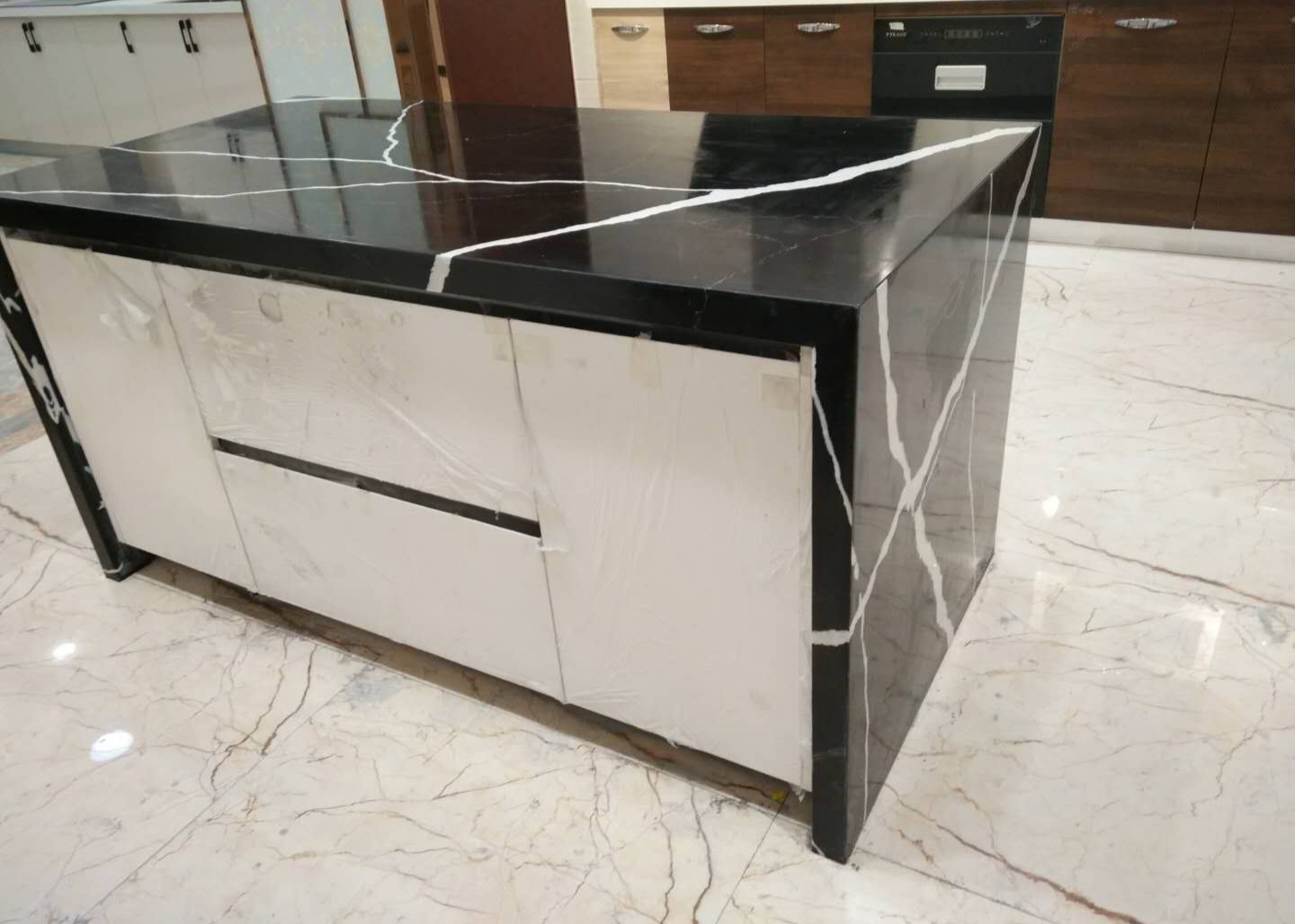 Matte Black Quartz Countertops L Shape Quartz Kitchen Counter Impact Resistance