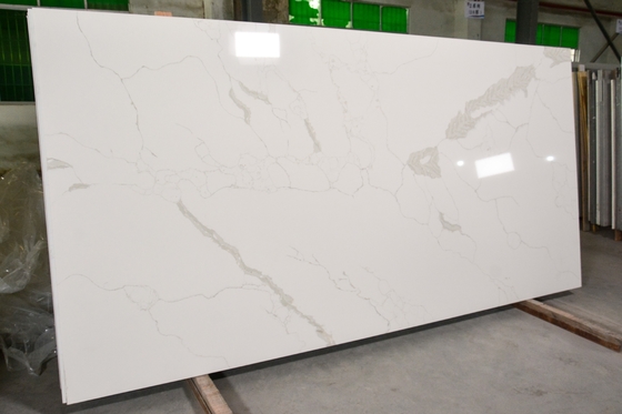 White Color Calacatta Quartz Stone Slab 3200 X 1600mm  235kg/m3