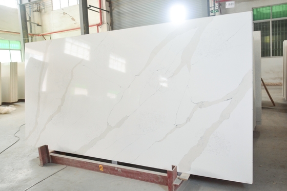 High Hardness Artifical White Calacatta Quartz Kitchen Countertop at the best price