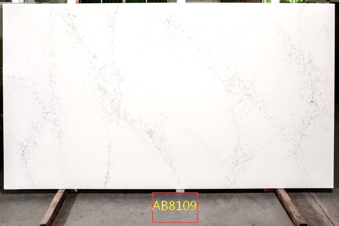 Indoor Decoration Calacatta Quartz Stone Countertops 2.45g/cm3 Density