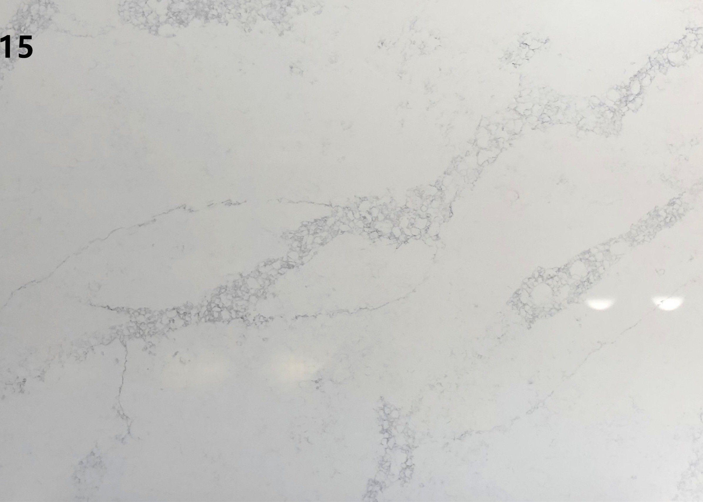 Durable White Quartz Stone Artificial Faux Stone Staining Resistant 2.