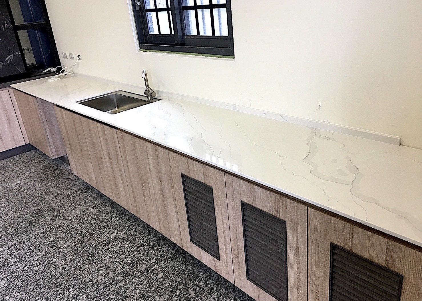 Жидкий керамогранит изготовление столешниц